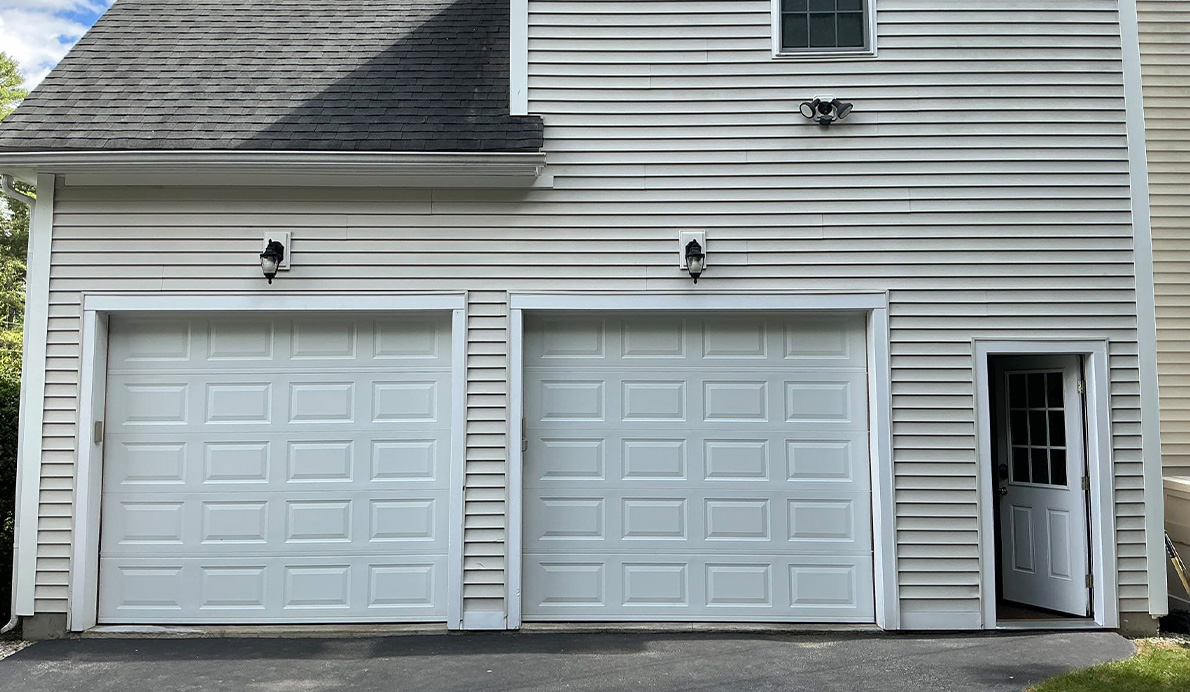 CHI 2251 Garage Door