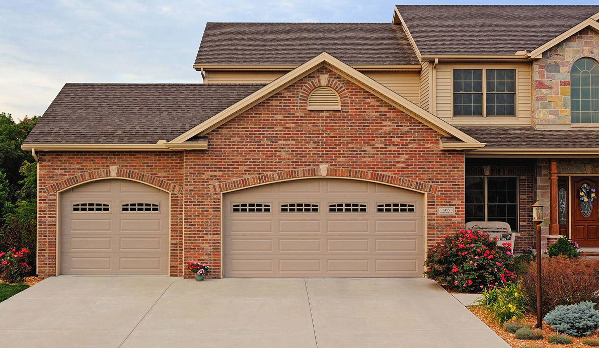 CHI 4251 Garage Door
