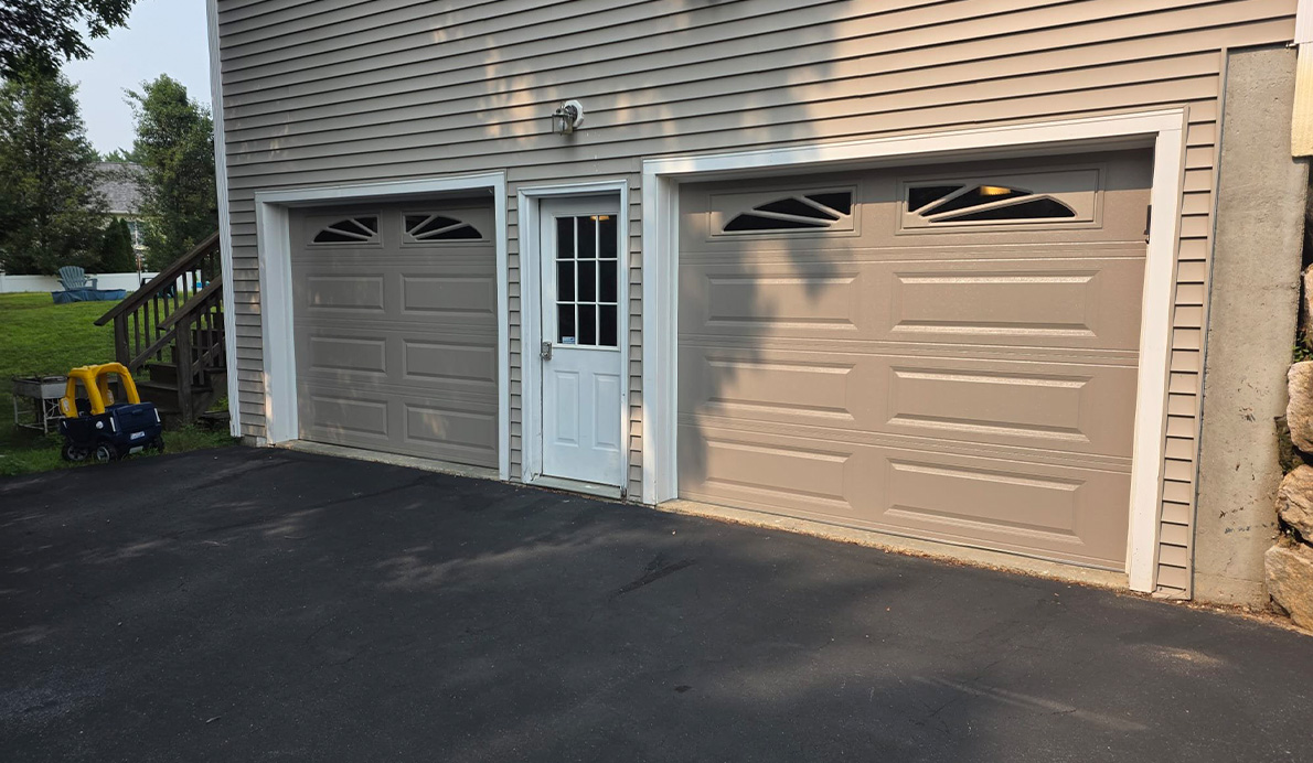 CHI 4283 Garage Door
