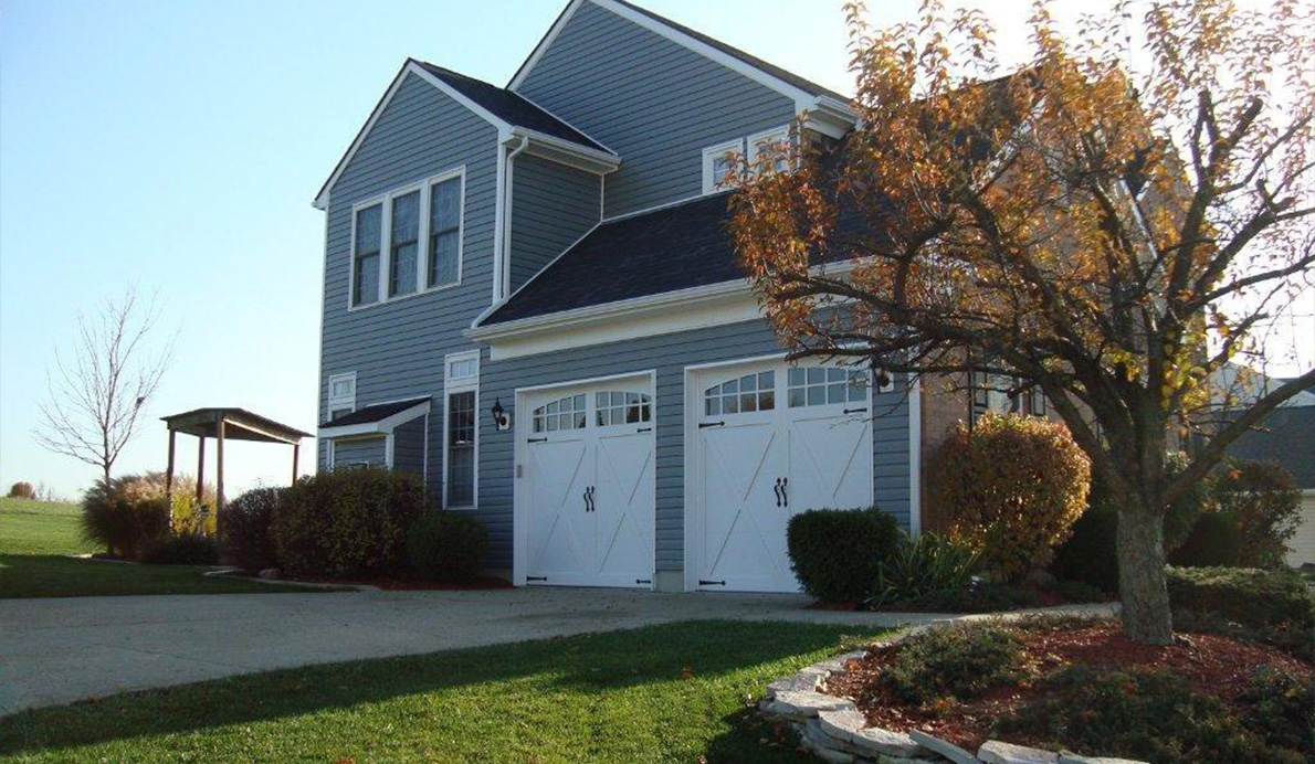 CHI 5300 Garage Door